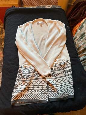 Element cardigan size medium